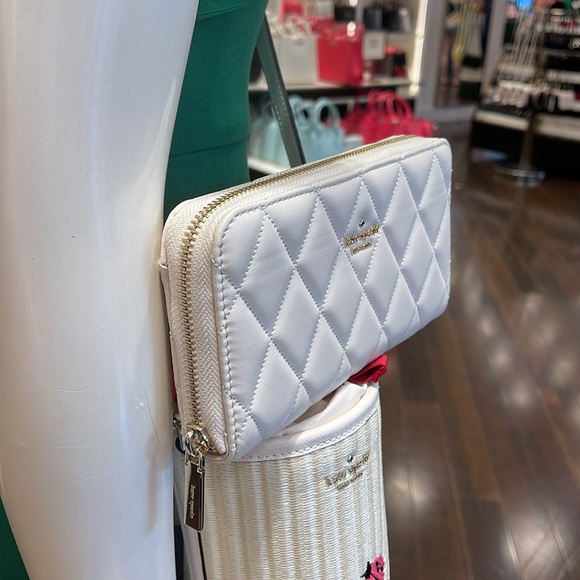 Kate Spade Carey Large Continential Wallet
Parchment - Picture 5 of 16